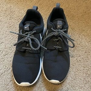 Nike tennis shoes